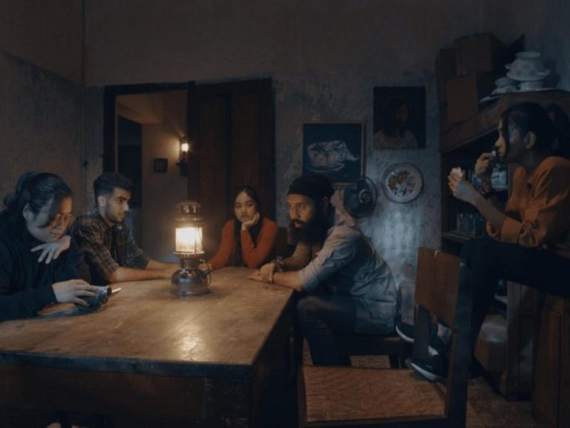 MV5BMjQ4YmZlMzctMjRhYy00YTk5LTg3NGItMjc1YTM4MWJjMDRiXkEyXkFq (1)